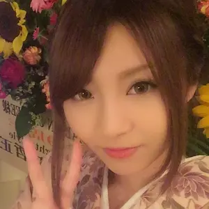 愛川 華蓮