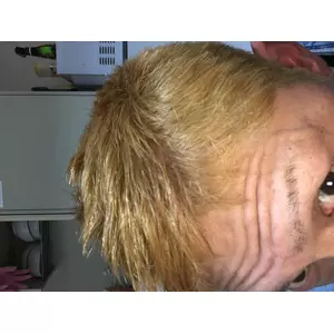ブラック