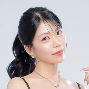 涼宮 ゆきな|福岡市 博多区中洲のキャバクラ|桃李(トウリ)