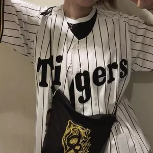 椎名 愛衣|新宿区 新宿のガールズバー|Ky's BAR(キーズバー)