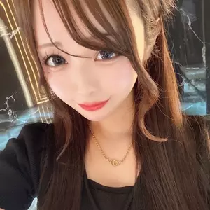 桃瀬 さんご|福岡市 博多区中洲のキャバクラ|桃李(トウリ)