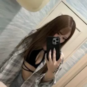 紫野（鬼連勤店長）|静岡市 葵区両替町のガールズバー|Ruru lagoon(ルルラグーン)