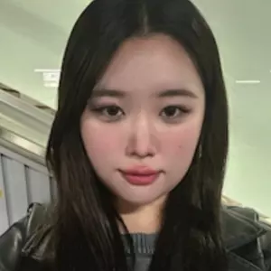 ヒナ [21才]|静岡市 葵区常磐町のガールズバー|SHARE(シェア)