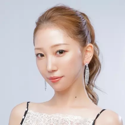 南 莉央