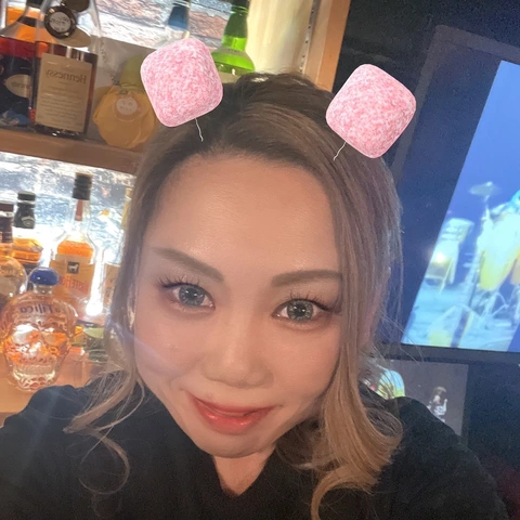 茜