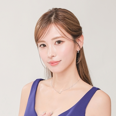 水無 怜奈