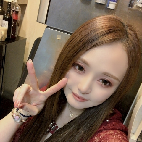 芹沢　曖依