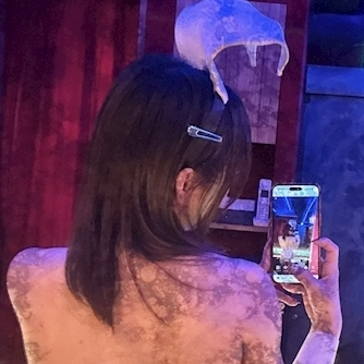 しろ
