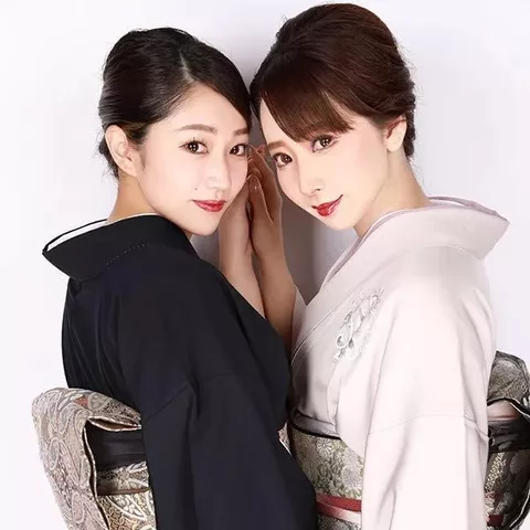 あや