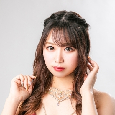 詩月 なる