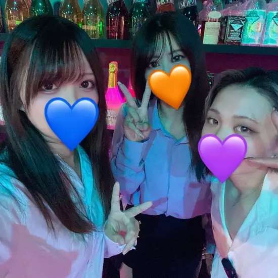 GIRL'S BAR CATIA