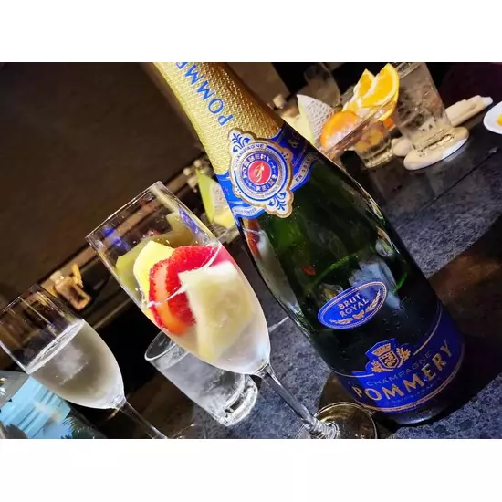 CLUB 茜