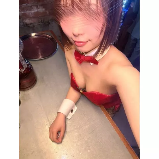 BUNNY LOUNGE B4 上野
