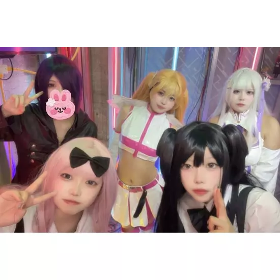 コンカフェアニソンバーあ〜す！
