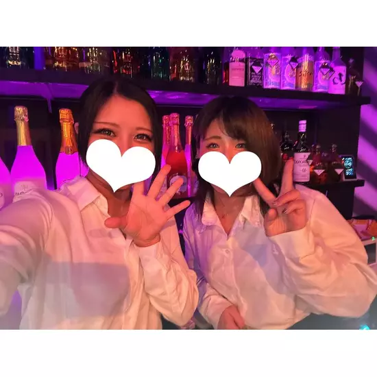 GIRL'S BAR CATIA