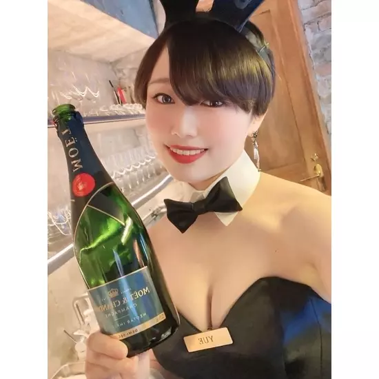 BUNNY LOUNGE B4 上野