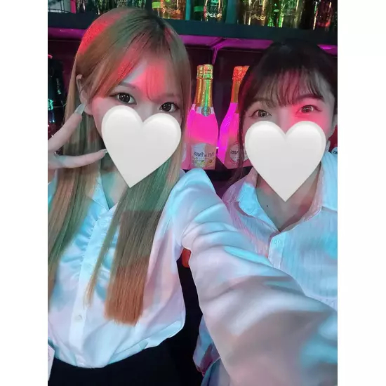 GIRL'S BAR CATIA
