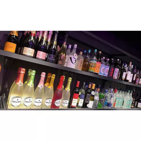 GIRL'S BAR CATIA