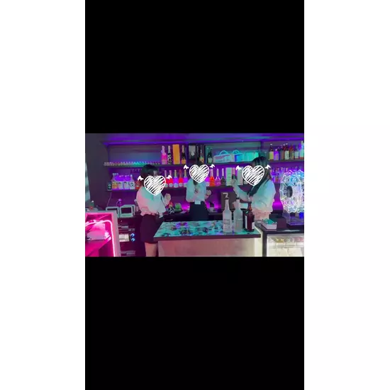 GIRL'S BAR CATIA