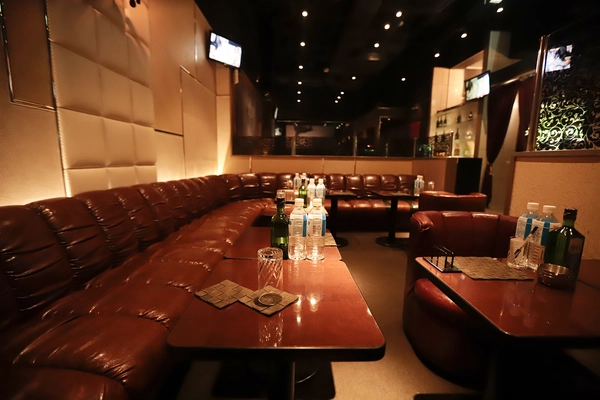 CLUB Chandelle