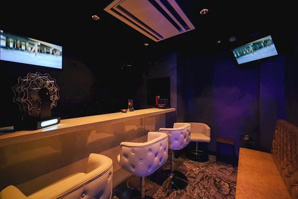 Girls Bar SHIRO