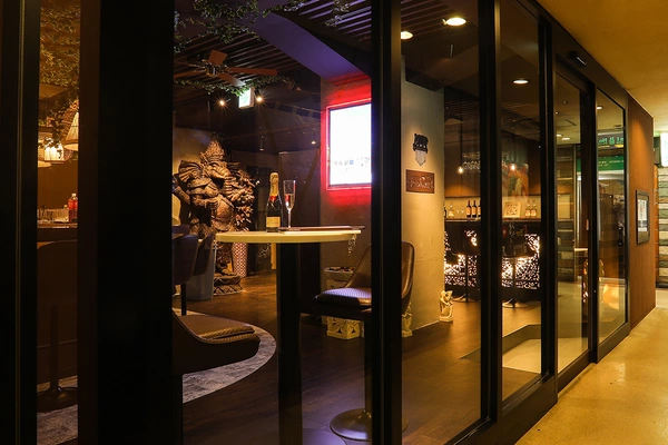 elephant cafe