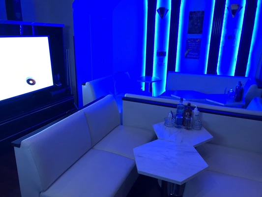 Lounge MA-YA