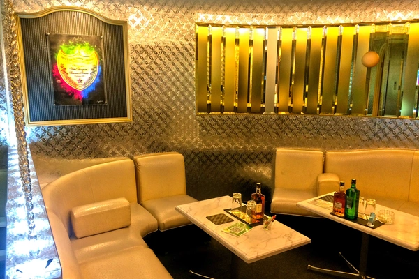 LUXURY CLUB HIGHEST