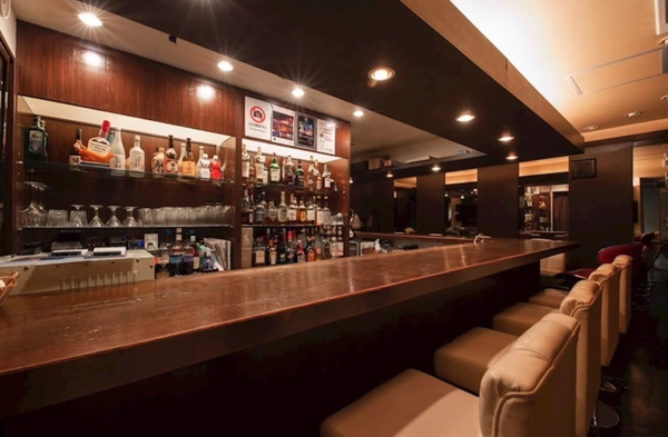 E's Bar