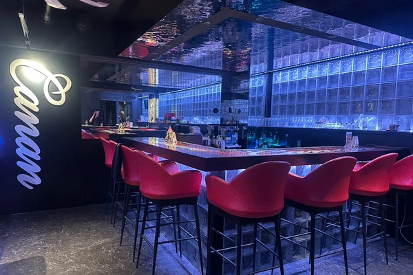 GIRL'S DINING BAR Canan