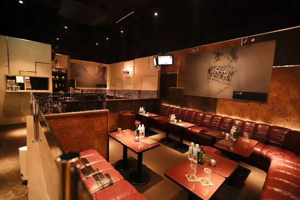 CLUB Chandelle