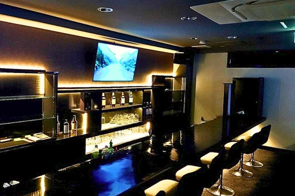 Lounge R