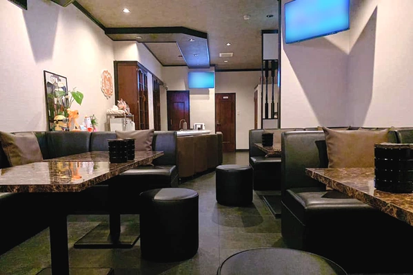 club eight