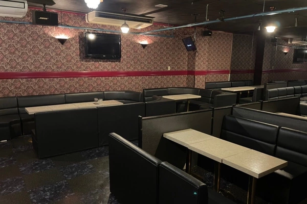 Lounge CLEAR