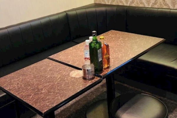 Lounge R