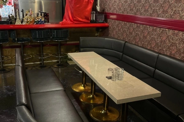 Lounge CLEAR