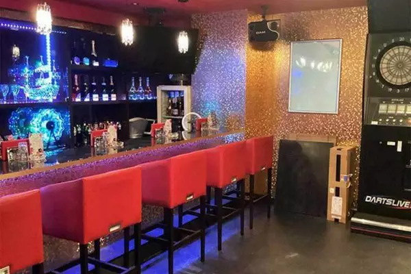 girl'sBAR & lounge GRYX