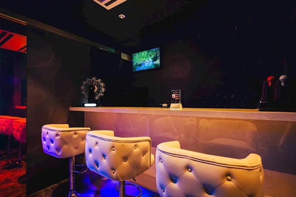 Girls Bar SHIRO