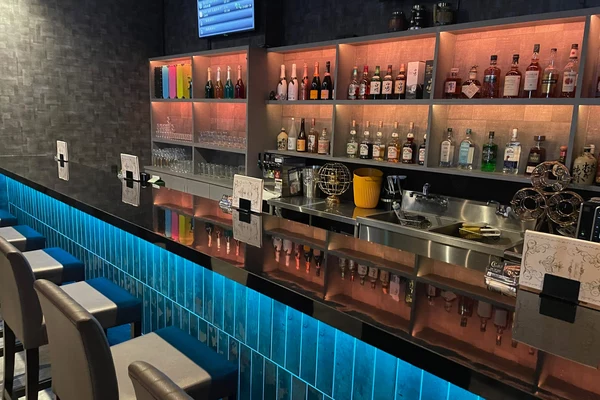 GIRL'S BAR Ravi