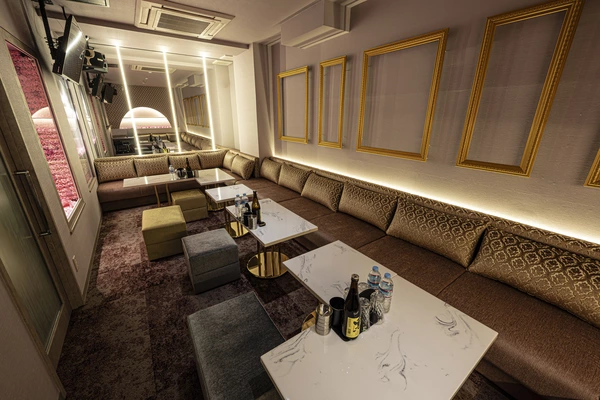 CLUB HARRY