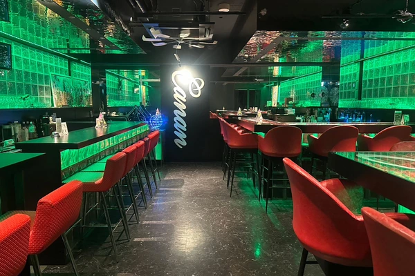 GIRL'S DINING BAR Canan