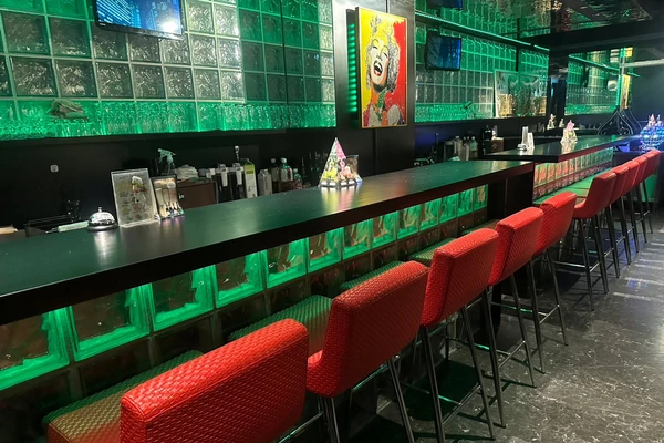GIRL'S DINING BAR Canan