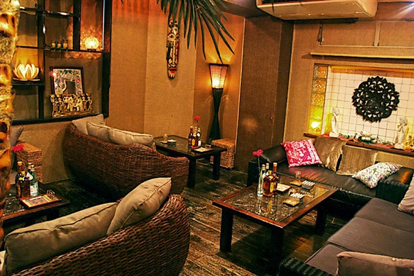 PRIMA DONNA LOUNGE