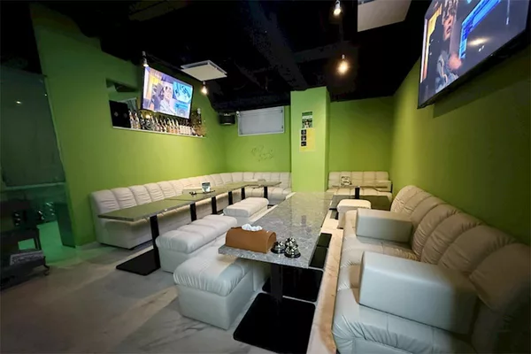 Girls Bar Tiana