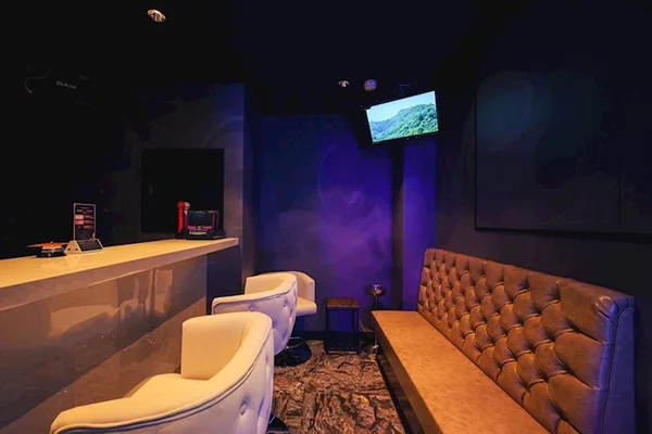Girls Bar SHIRO