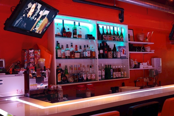 GIRL'S & DINING BAR GUILD