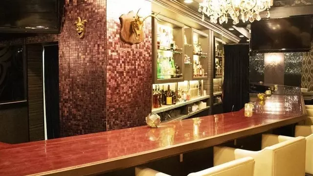アザロ(中野区 中野のガールズバー)