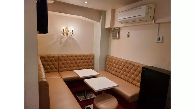 ワン(中央区 銀座のスナック)