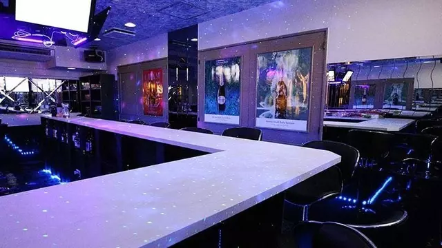 アクア(港区 赤坂のガールズバー)