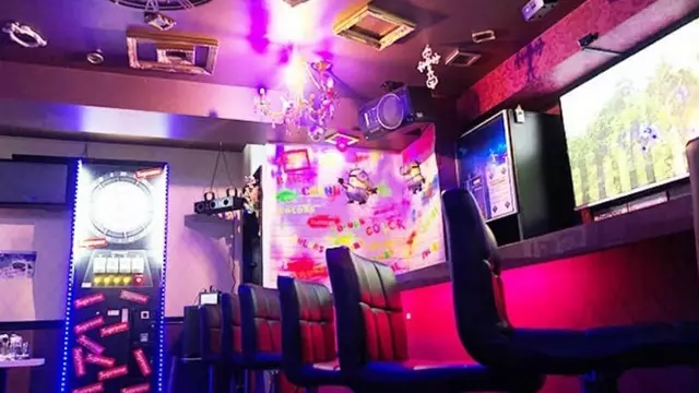 カラーズ(北区 赤羽のガールズバー)